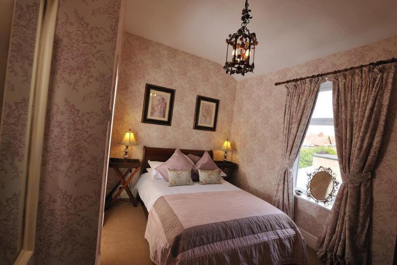 Howarth House ลิธึม เซนต์ แอนน์ส ภายนอก รูปภาพ