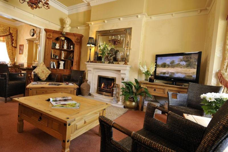 Howarth House ลิธึม เซนต์ แอนน์ส ภายนอก รูปภาพ